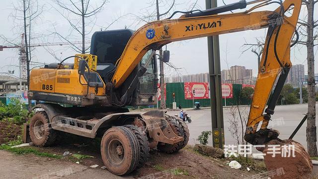 驾驶室顶部（整机外观）