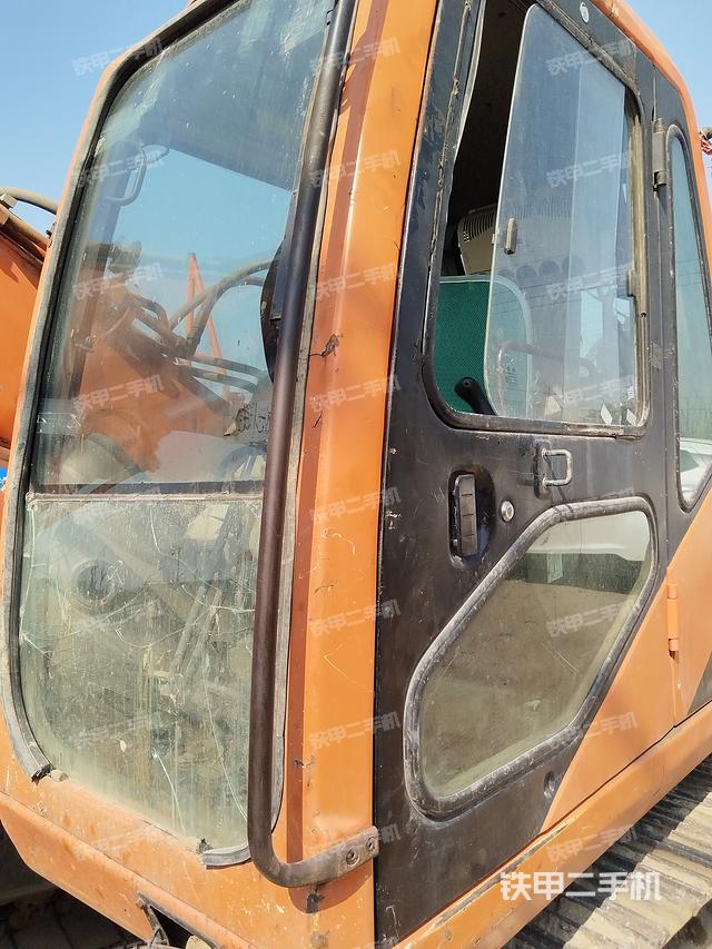 驾驶室整体（整机外观）