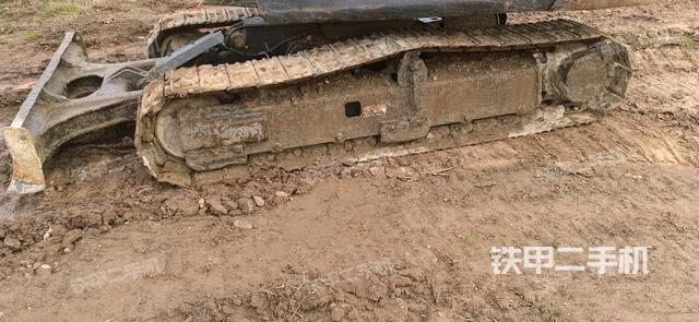 單側(cè)履帶整體（整機(jī)外觀）