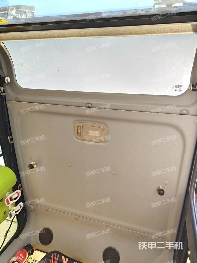 座椅左側(cè)控制臺/音響/含左手柄（駕駛室部分）