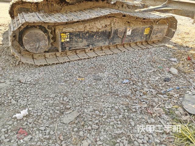 右驅(qū)動輪（行走機構(gòu)）