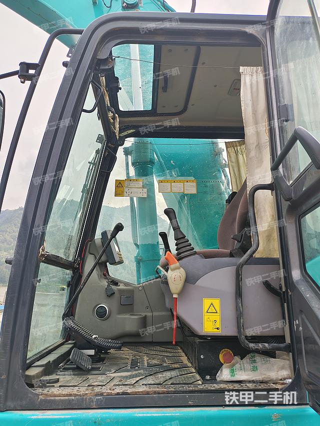 駕駛室整體（整機(jī)外觀）