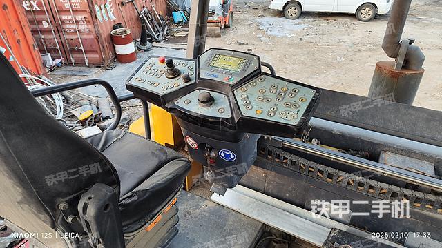 驾驶室操作台（设备外观及核心部件）