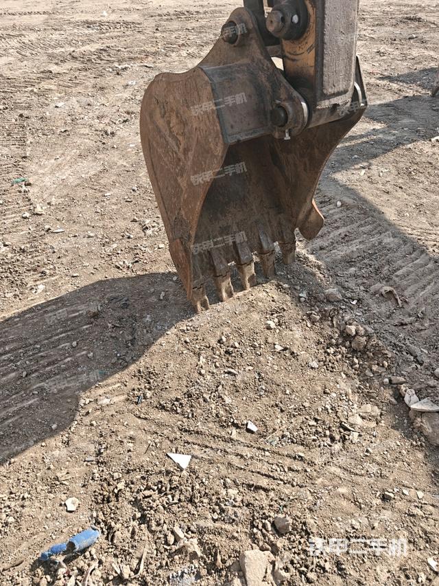 鏟斗右后整體（工作和回轉(zhuǎn)裝置）