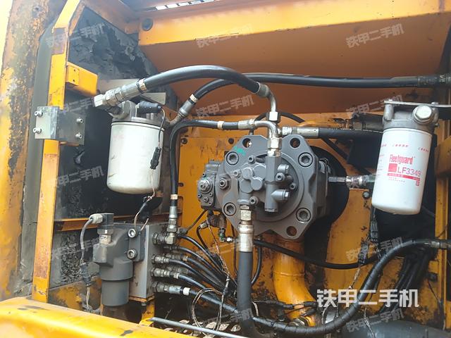 液壓泵艙室正面整體（整機(jī)外觀）