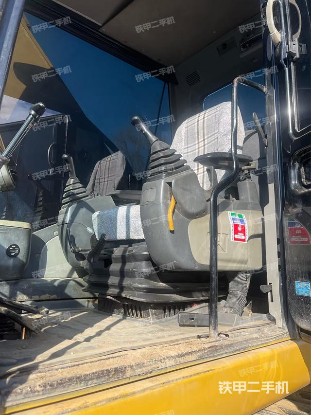 駕駛室整體（整機(jī)外觀）