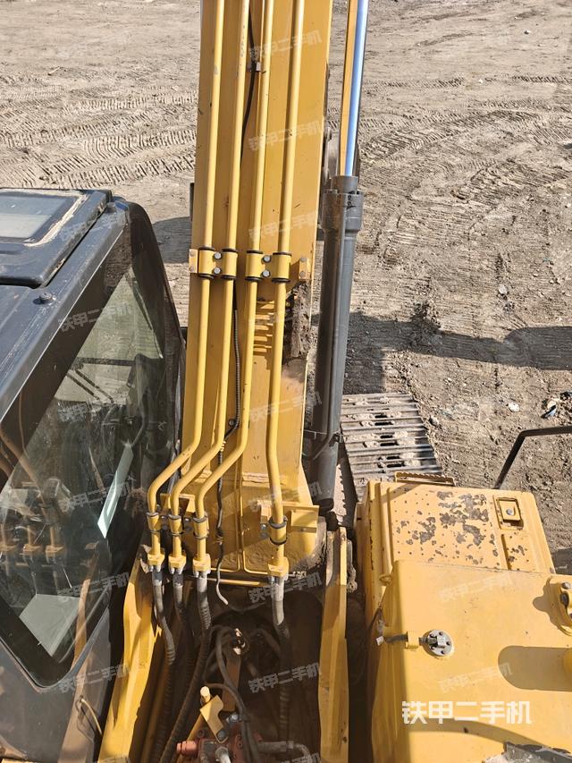 大臂背部俯視（工作和回轉(zhuǎn)裝置）