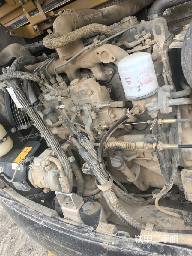 發(fā)動(dòng)機(jī)室（上車部件）