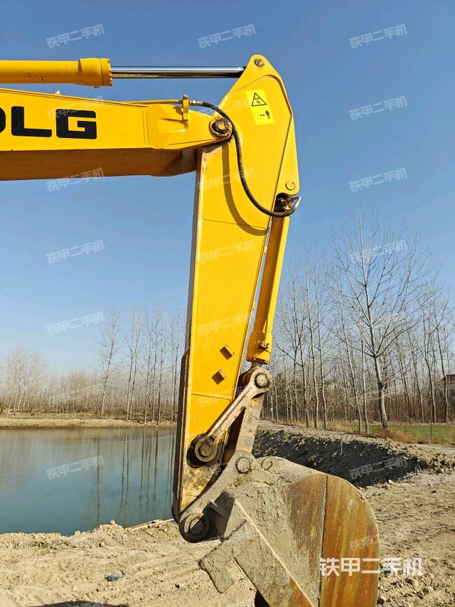 小臂整體左后（工作和回轉裝置）