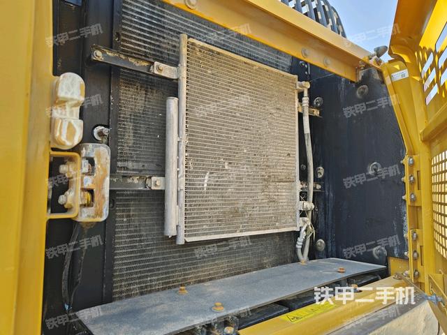 散熱器正面（大件艙室）