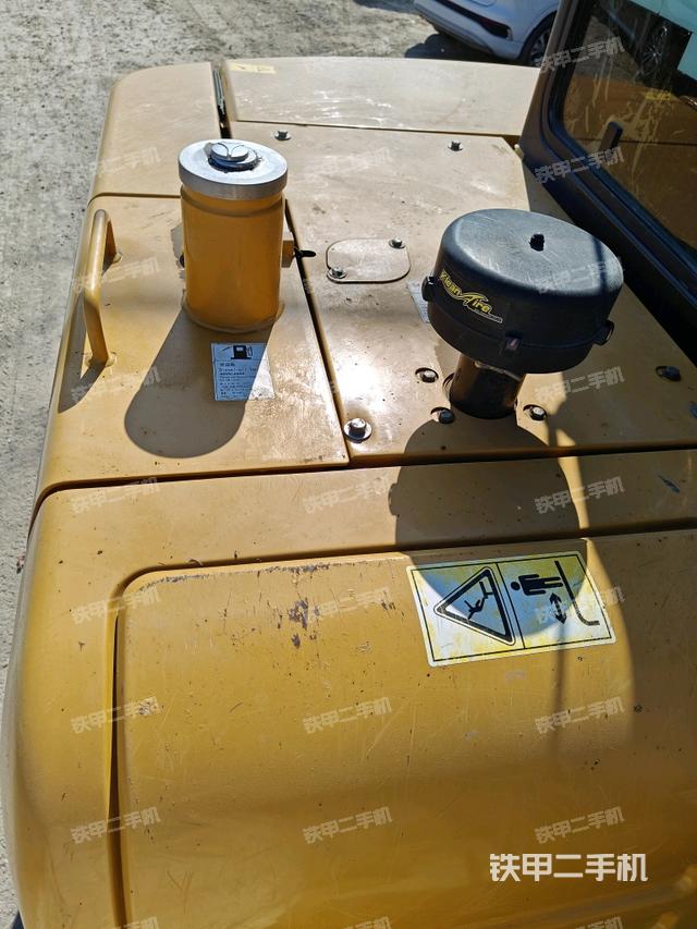 大臂根部?斜（工作和回轉(zhuǎn)裝置）