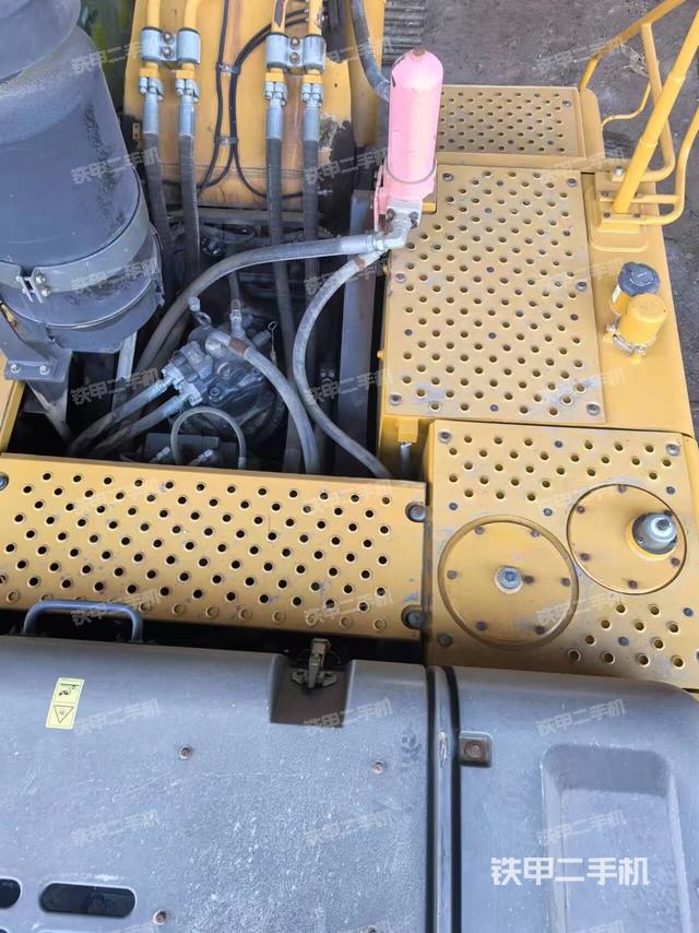 中央回轉(zhuǎn)接頭特寫（上車部件）