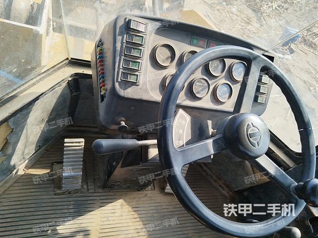 駕駛室操作臺（整機外觀及大件）