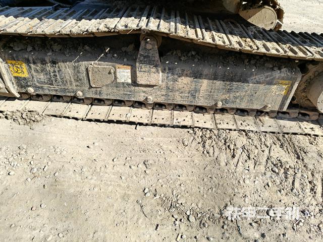 左驅(qū)動輪（行走機(jī)構(gòu)）