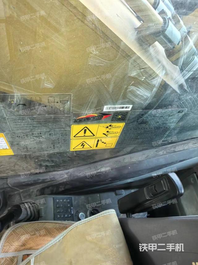 座椅右側(cè)控制臺/鑰匙門/油門/含右手柄（駕駛室部分）