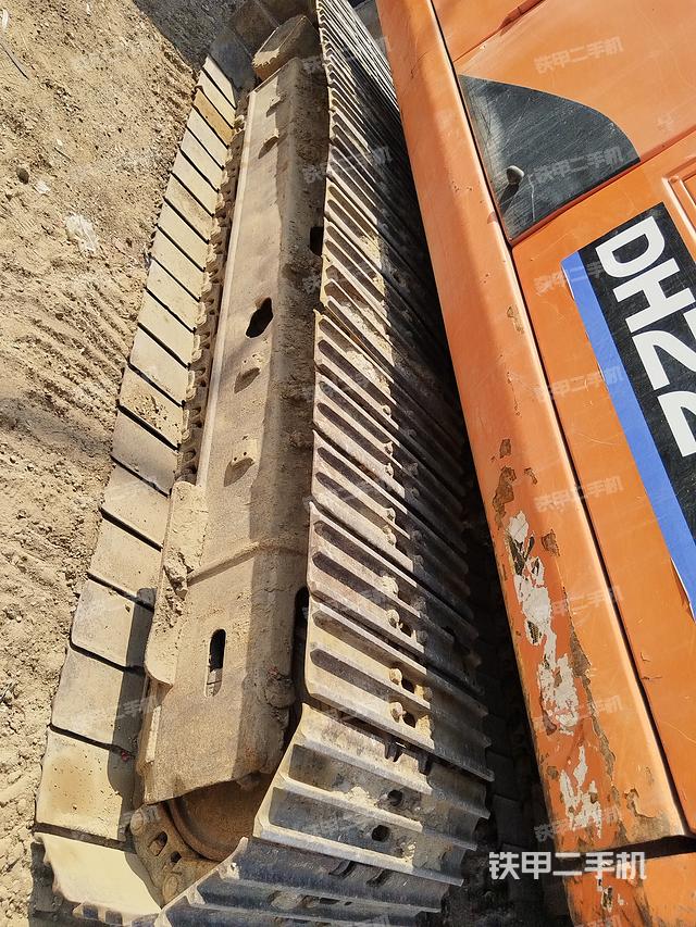 单侧履带整体（整机外观）