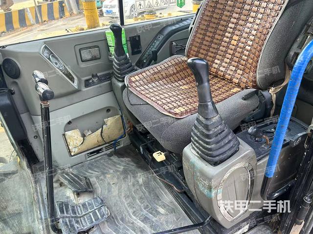 驾驶室整体（整机外观）