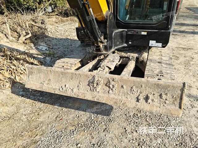 鏟斗右后整體（工作和回轉(zhuǎn)裝置）