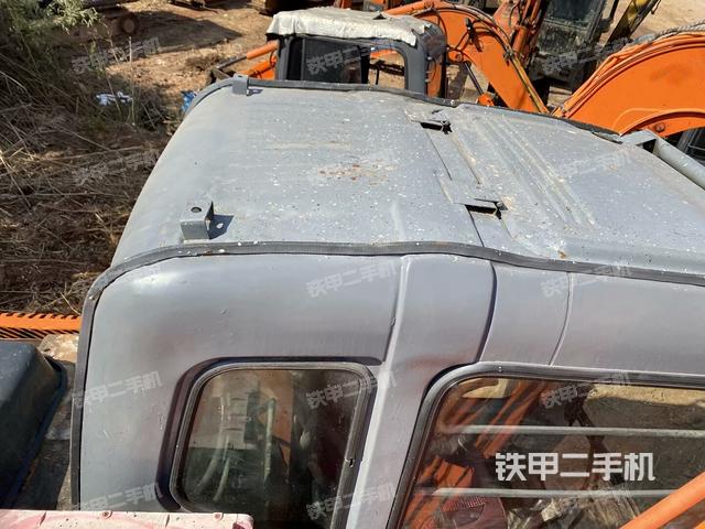 駕駛室頂部俯視（上車部件）