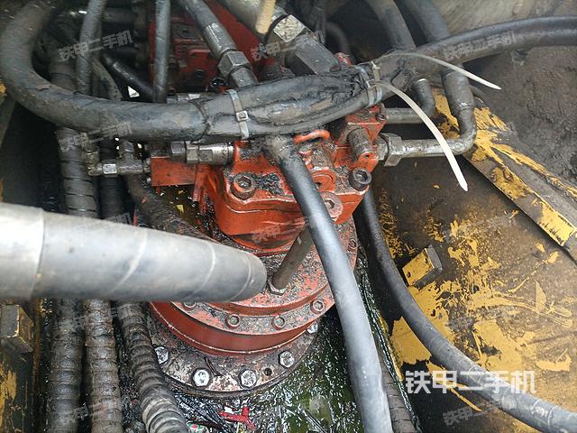 回轉(zhuǎn)馬達(dá)和主控閥（整機(jī)外觀）