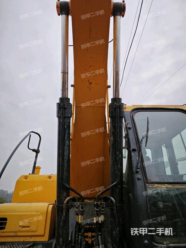 大臂油缸整體?豎拍（工作和回轉(zhuǎn)裝置）