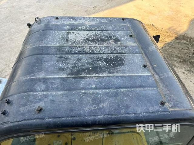 驾驶室顶部（整机外观）