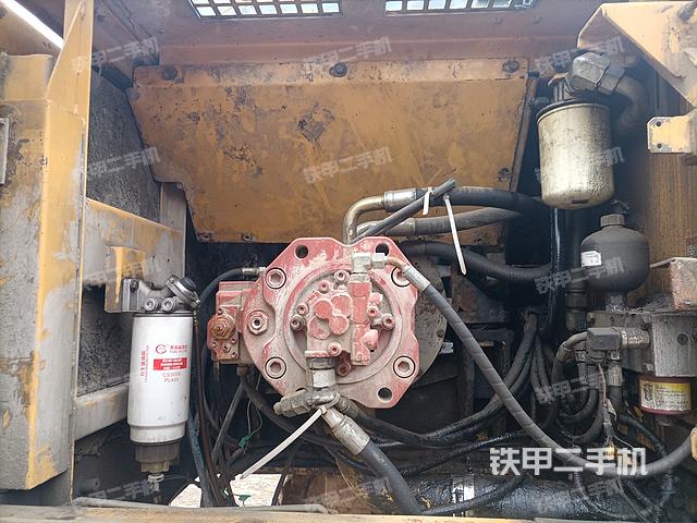 液壓泵艙室正面整體（整機(jī)外觀）