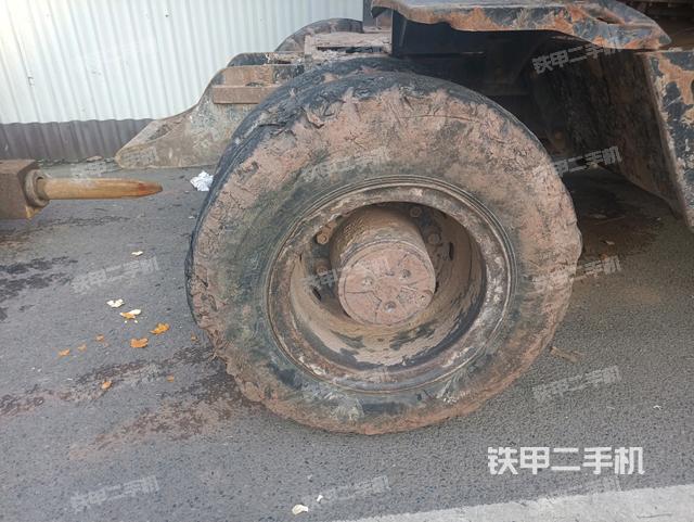 左驅(qū)動(dòng)輪(行走機(jī)構(gòu)) 左驅(qū)動(dòng)輪(行走機(jī)構(gòu))