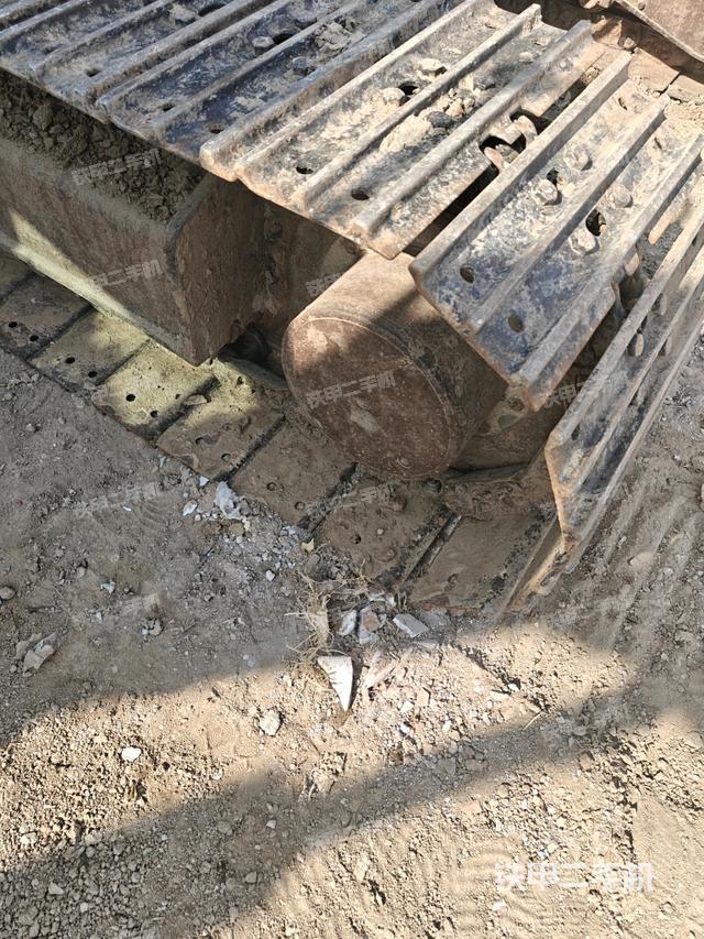 右驅(qū)動(dòng)輪（行走機(jī)構(gòu)）