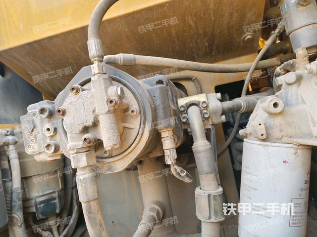 液壓泵斜45?右(大件艙室) 液壓泵斜45?右(大件艙室)