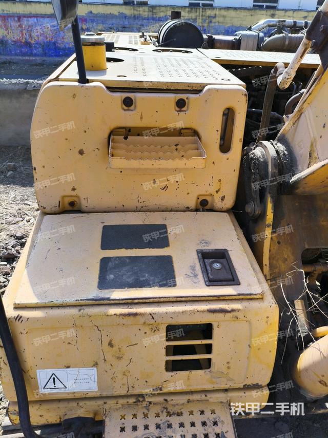 大臂油缸整體?豎拍（工作和回轉(zhuǎn)裝置）