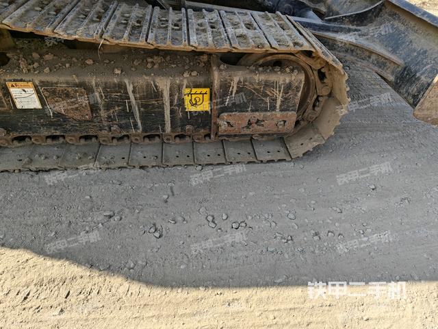 右側(cè)履帶整體?（行走機(jī)構(gòu)）