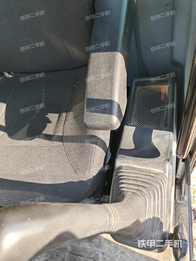 座椅后部（駕駛室部分）