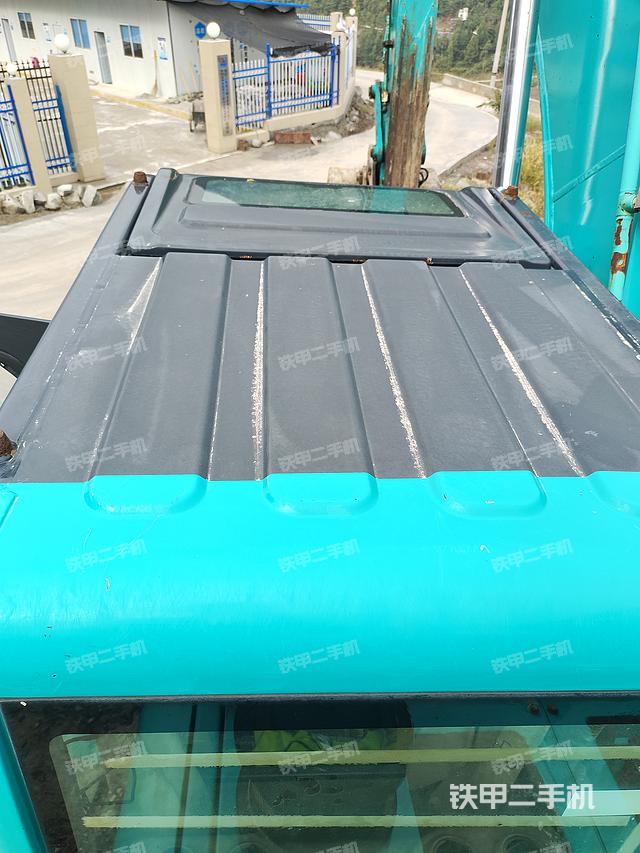 駕駛室頂部（整機(jī)外觀）