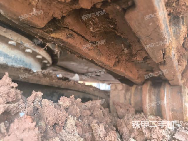 右側(cè)履帶整體(行走機構(gòu)) 右側(cè)履帶整體(行走機構(gòu))