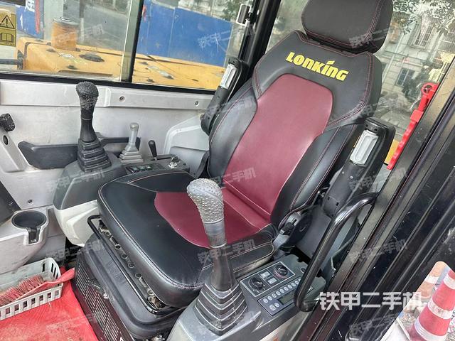 驾驶室整体（整机外观）