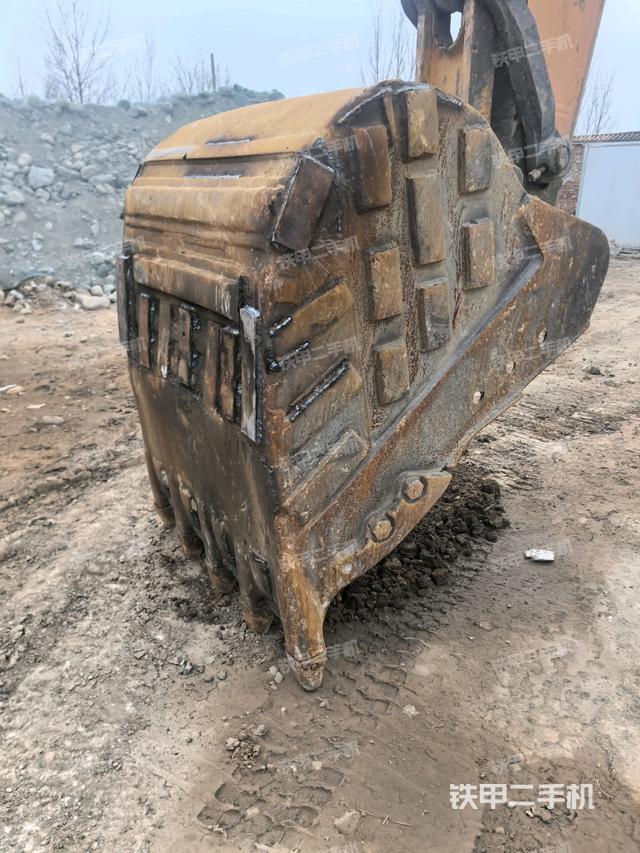 铲斗45度(工作和回转装置) 铲斗45度(工作和回转装置)