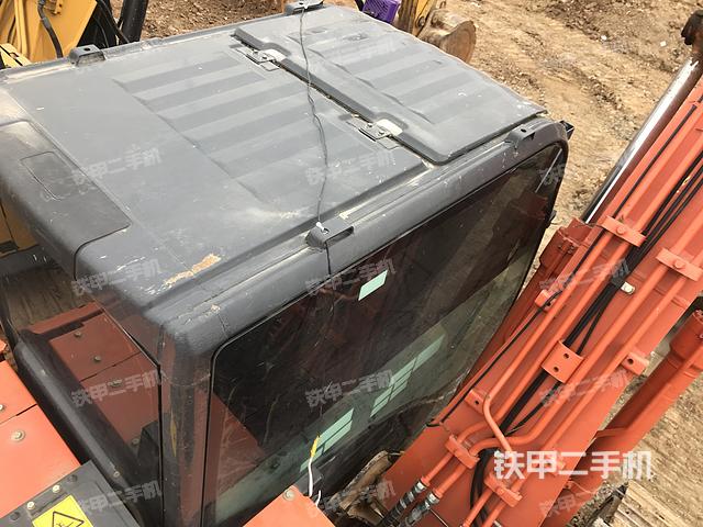 驾驶室顶部（整机外观）