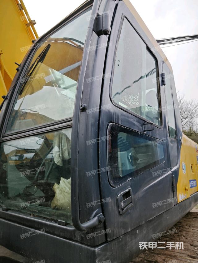 駕駛室左前45度（駕駛室部分）