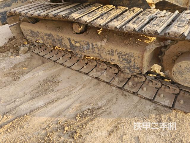 左側(cè)履帶整體?(行走機(jī)構(gòu)) 左側(cè)履帶整體?(行走機(jī)構(gòu))