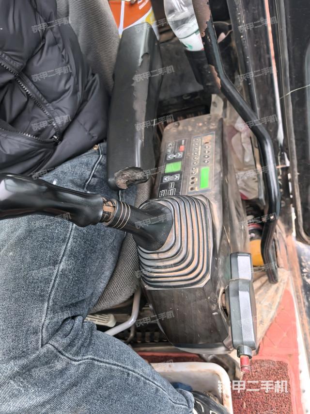 座椅后部(駕駛室部分) 座椅后部(駕駛室部分)