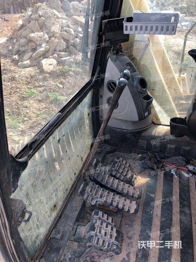 驾驶室整体（整机外观）