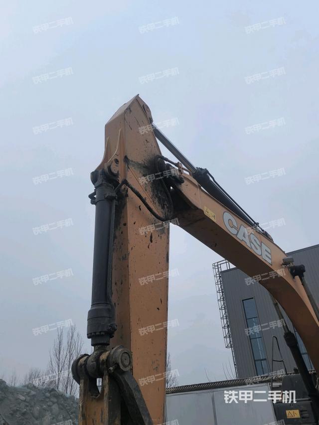 小臂整体左后(工作和回转装置) 小臂整体左后(工作和回转装置)