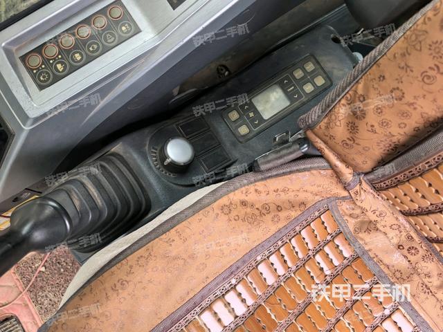 駕駛室左前45度（駕駛室部分）