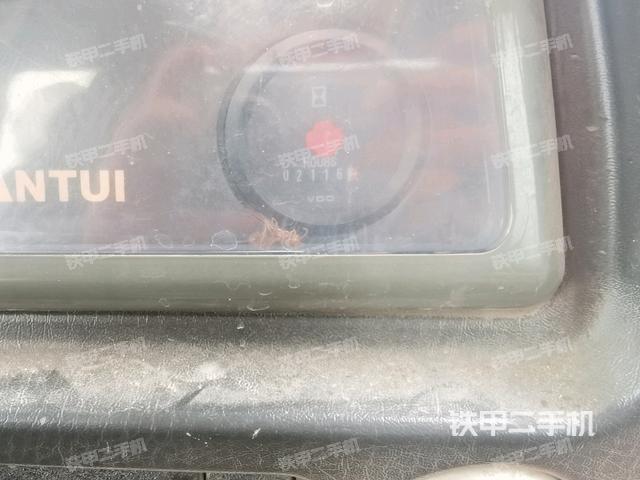 小時(shí)表（推土機(jī)駕駛室）