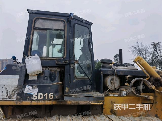 駕駛室右側(cè)全景照（推土機(jī)駕駛室）