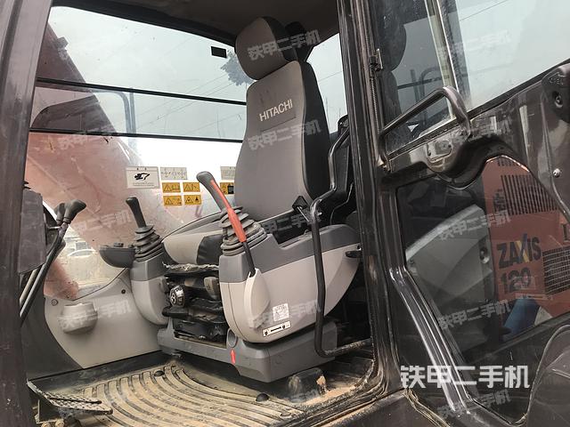 驾驶室整体（整机外观）