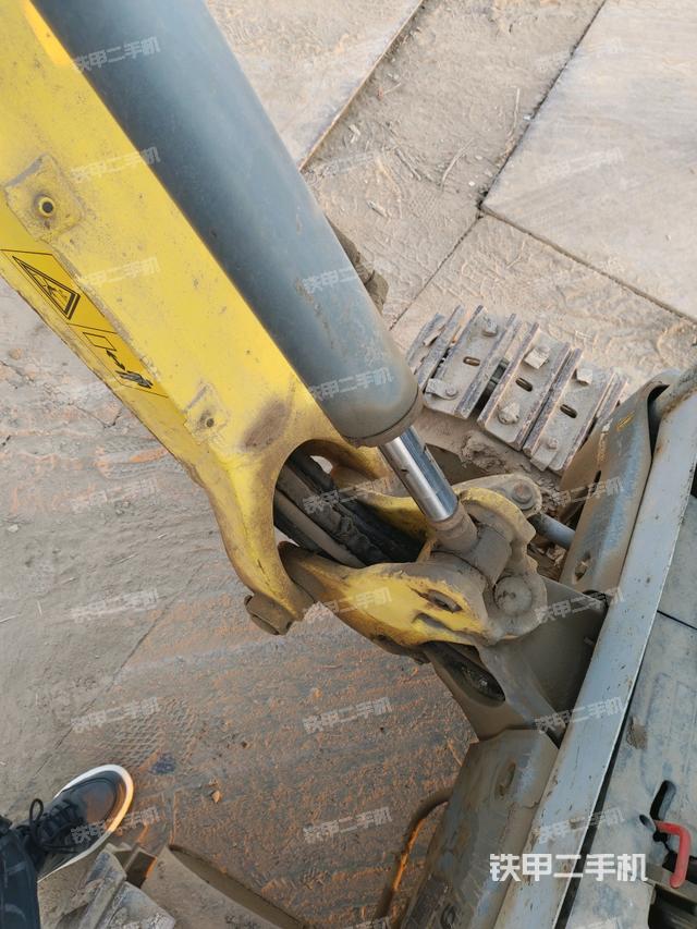 大臂背部俯視（工作和回轉(zhuǎn)裝置）