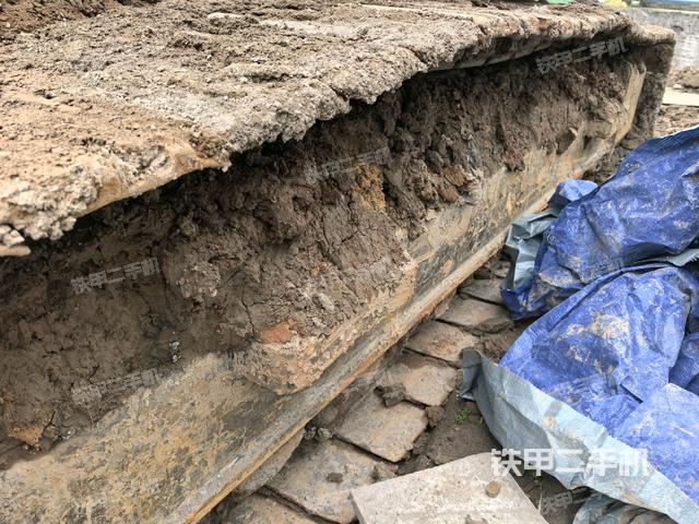 右驅動輪（行走機構）