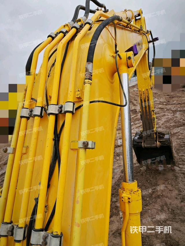 大臂背部俯視（工作和回轉(zhuǎn)裝置）